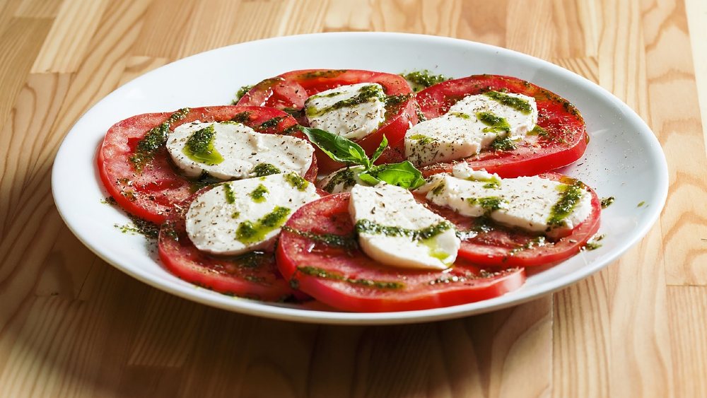 caprese šalát s pestom